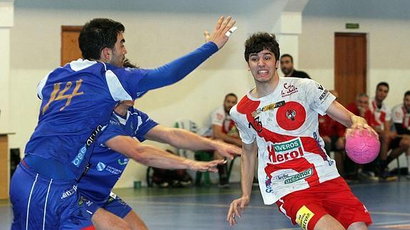 David Fernández, durante un partido de esta temporada. 