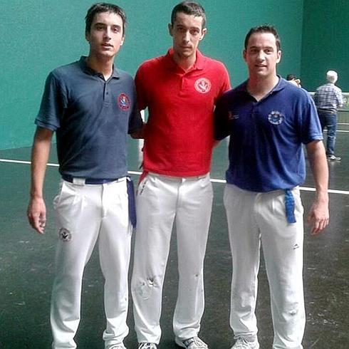 Carlos Baeza (izquierda), Unai Alvarado y Nacho González. 