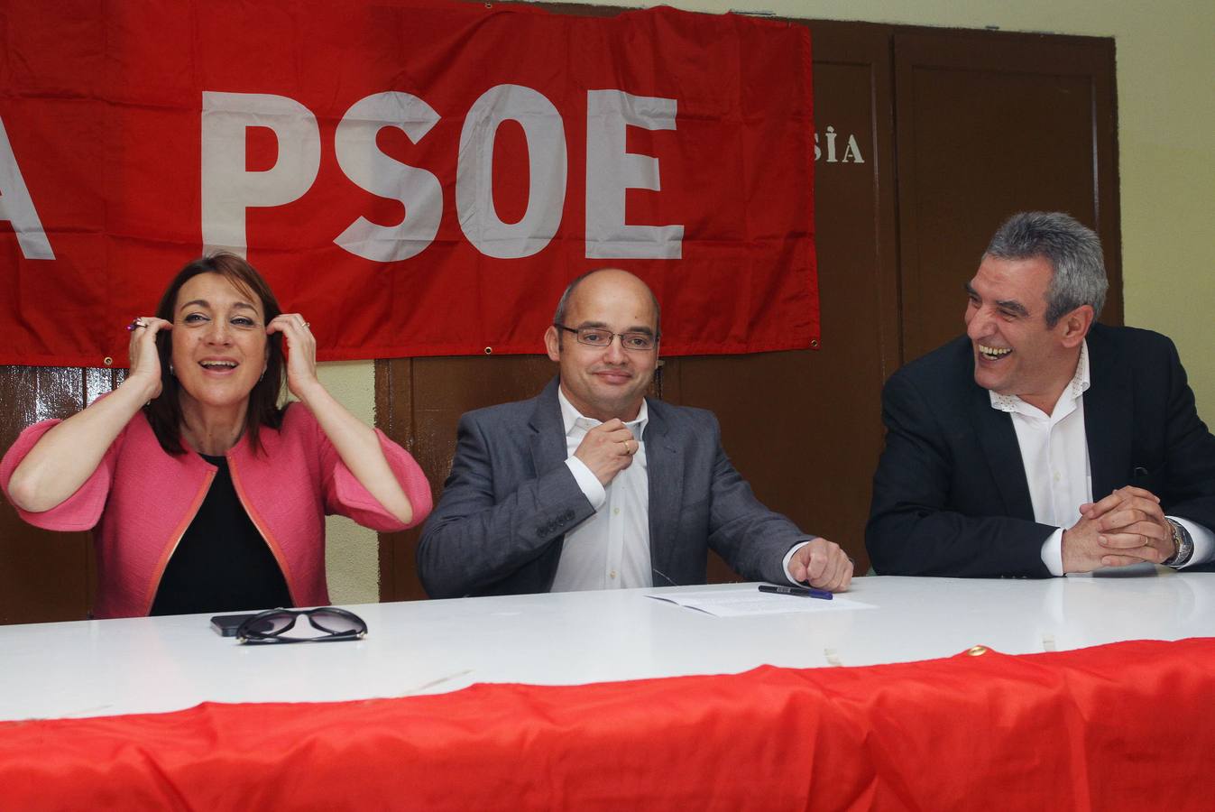 David Ontaneda, en el centro, con la presidenta del PSOE de Castilla y León, Soraya Rodríguez, y el diputado Julio Villarrubia.