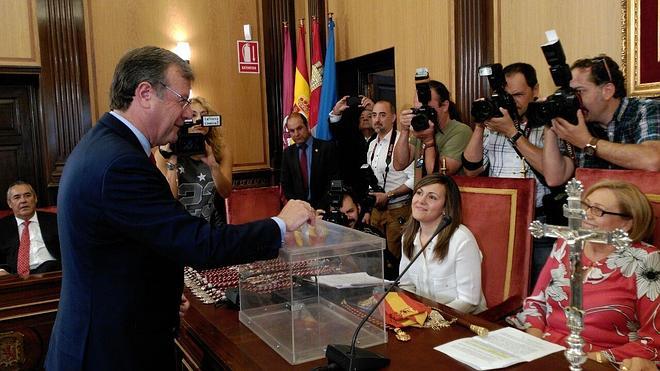 Silván accede a la Alcaldía de León