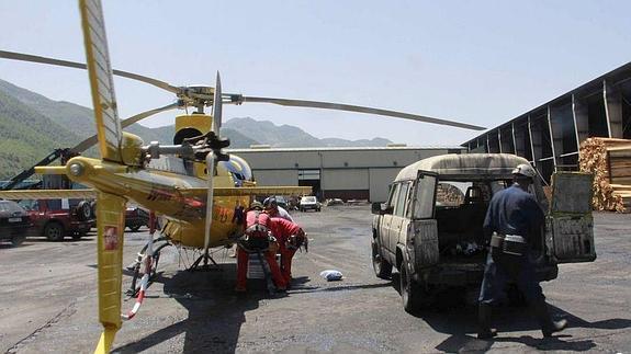 Efectivos de rescate en el exterior de la mina. 