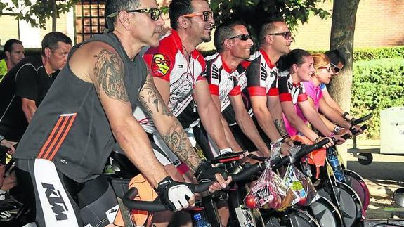 Participantes en el Xpinning Ciclo Indoor Ruta de los Castillos. 