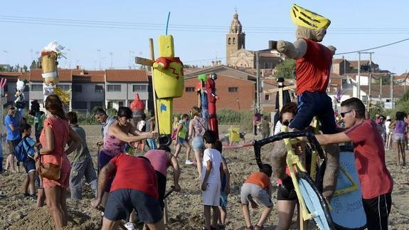 Serrada adora a los espantapájaros