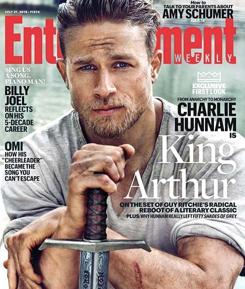 Charlie Hunnam en la portada de Entertainment Weekly 