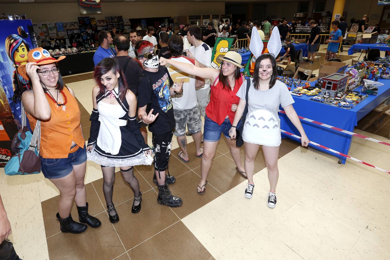 Un grupo de personas celebran la nueva edición de 'Level Up'. 