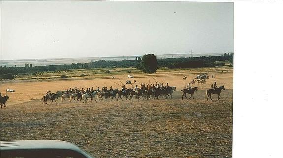 Caballistas en el encierro de Hontalbilla. 