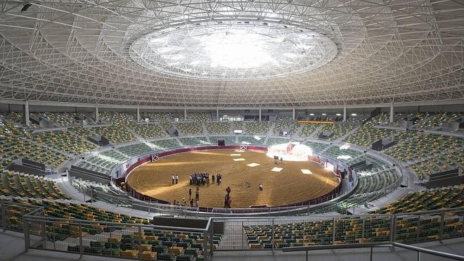 El Coliseum de Burgos, la víspera de la corrida de toros inaugural del 28 de junio