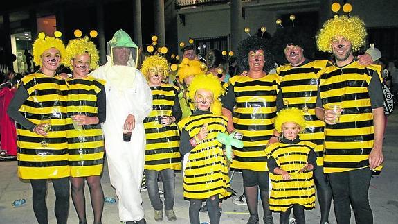 Las abejas tomaron Baltanás durante la Nochevieja Carnavalera.