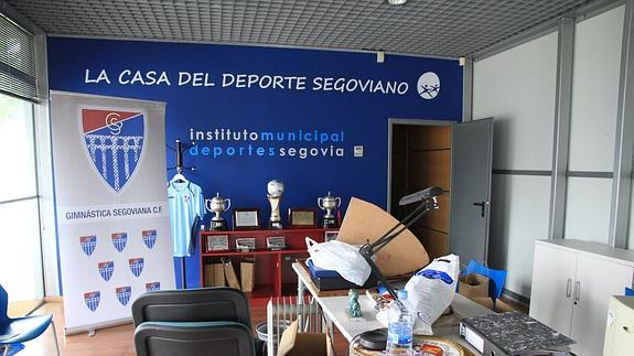 Interior de la Casa del Deporte durante la mudanza que realizó la Segoviana en julio. 