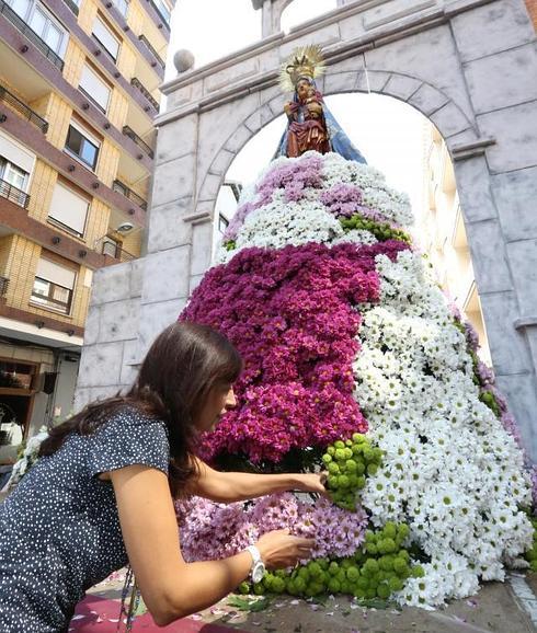 Flores para la Virgen de San Lorenzo