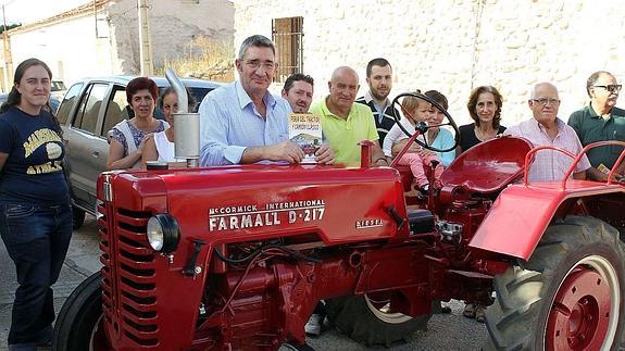 Tractores y camiones clásicos se citan este fin de semana en la feria de Torredondo