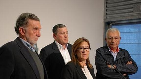 La presidenta de la Diputación de Zamora, junto al presidente y los vicepresidentes del Consejo de Alcaldes.