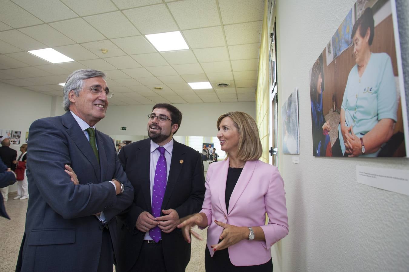 De izquierda a derecha, el alcalde de Ávila, José Luis Rivas; el presidente de la Diputación, Jesús Manuel Sánchez Cabrera; y Alicia García, consejera de Familia. 