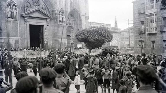 La población burgalesa se echa a las calles con motivo de la visita de Heinrich Himmler en 1940 