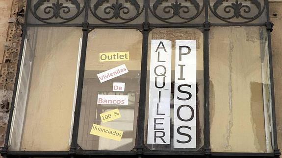 Anuncio de pisos en alquiler.