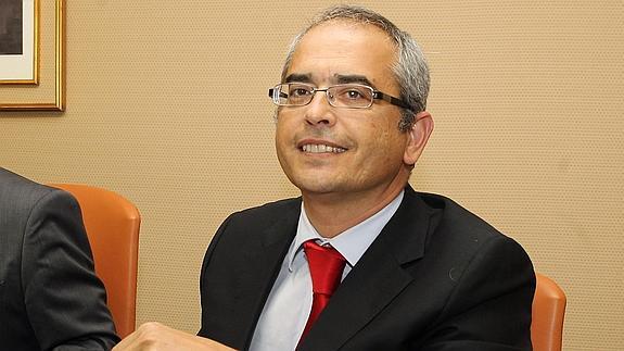 Antonio López se despidió ayer como director de la sede segoviana.Antonio de Torre