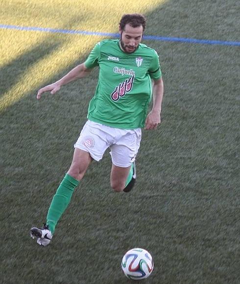 Óscar Valero, durante un duelo de la pasada temporada.