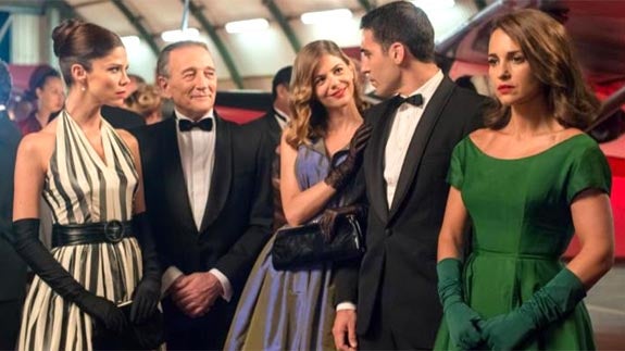 Sara reaparece en 'Velvet' para invitar a Alberto y Ana a una fiesta que lo cambiará todo