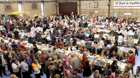 El Polideportivo Rondilla acogió a los 700 participantes en el IV Encuentro Invernal 'Bolilla 2015'.