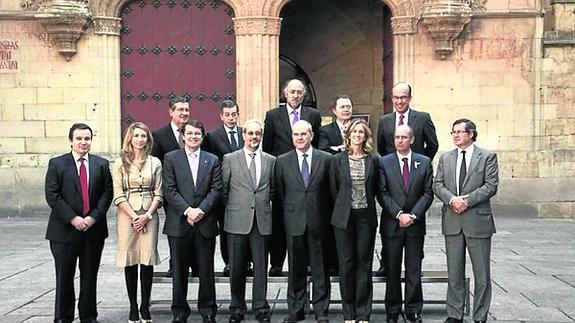 La Comisión Interinstitucional del 2018, durante su última reunión en noviembre de 2011. 