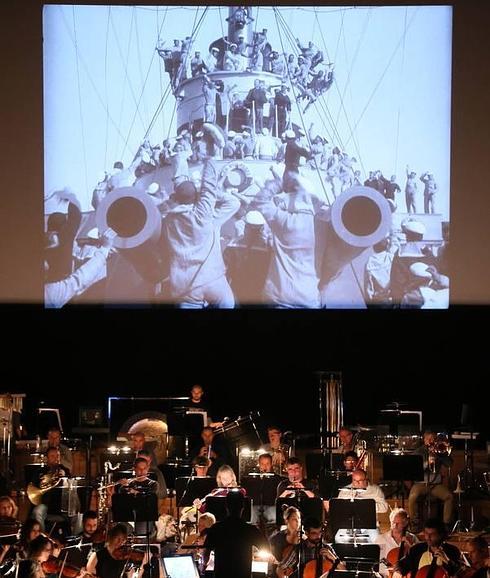 Ensayo de la OSCyL con la proyección de El acorazado Potemkin.