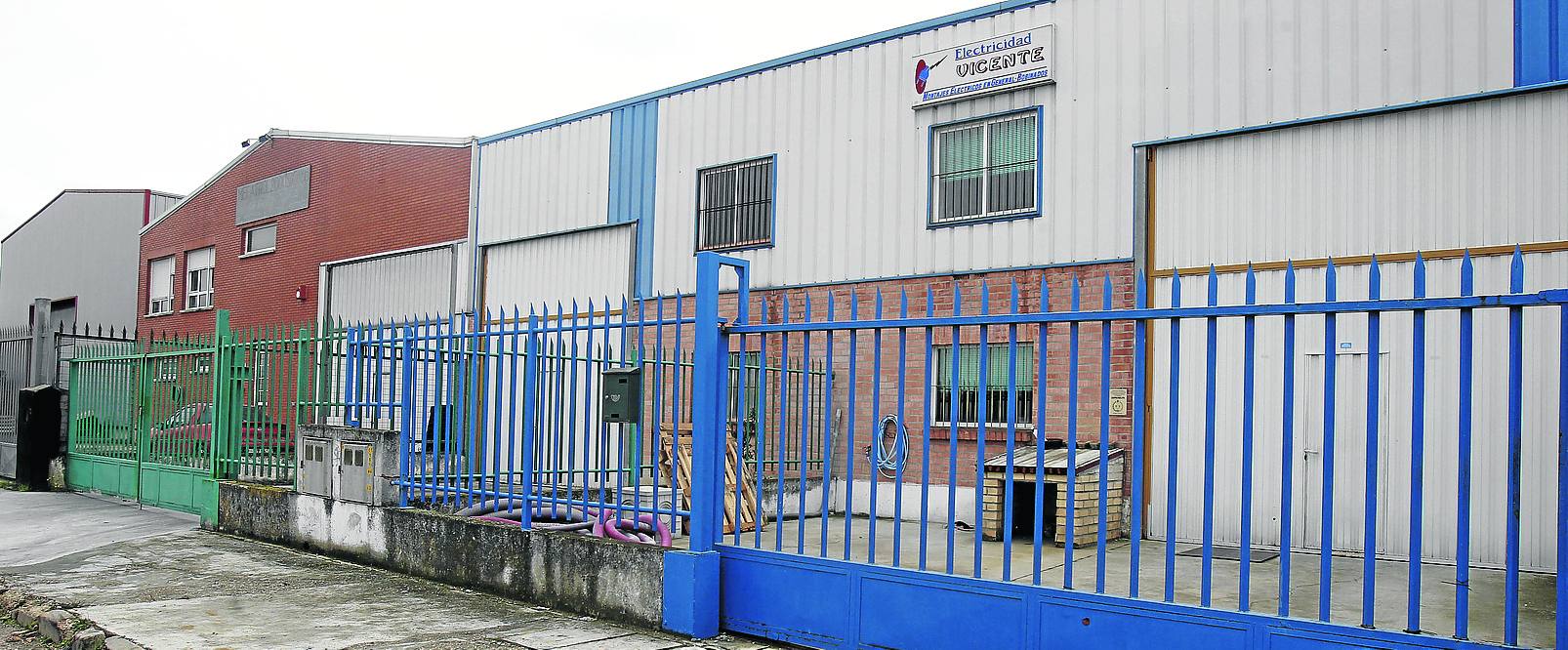 Nave de Electricidad Vicente en Villamuriel. 