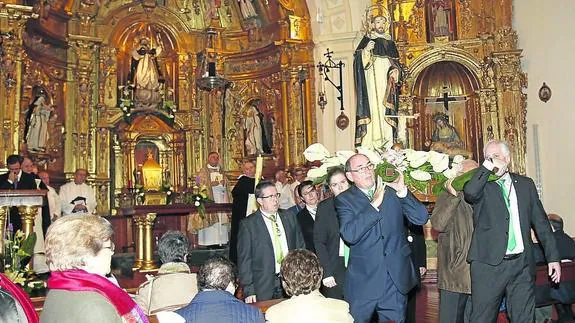 Inicio de la procesión con la imagen de Santo Domingo de Guzmán.