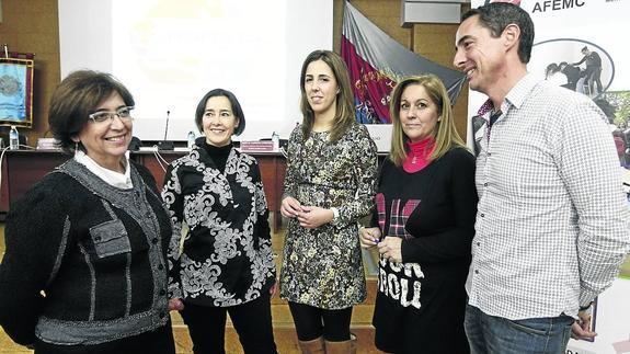 Participantes en la mesa redonda organizada por el Servicio de Asuntos Sociales de la Usal en la Facultad de Educación. 