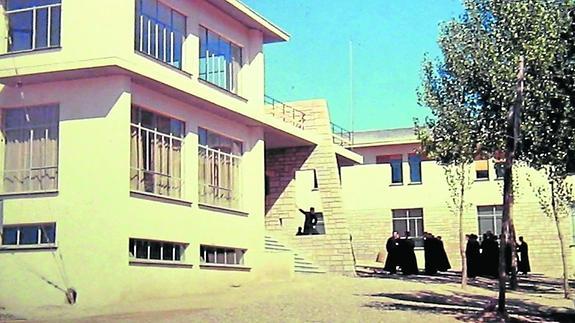 San Gabriel de Aranda: Medio siglo de docencia