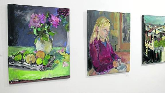 Cuadros de Constanza López Schlichting que expone en la galería Arte-Mayor 44. 