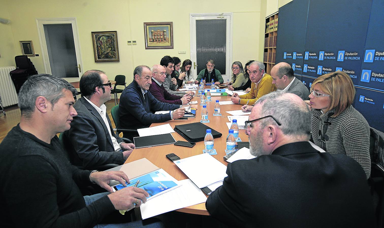 Reunión de la Comisión de Hacienda, Cuentas y Presidencia celebrada ayer en la Diputación.