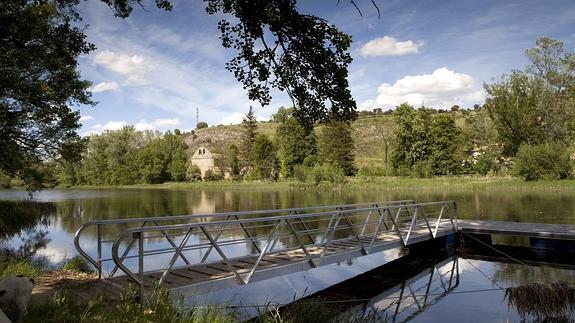 Zona del río Duero a su paso por Soria donde se encontraba el antiguo embarcadero con barcas de recreo.