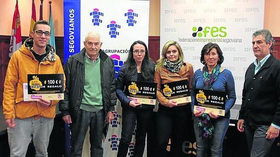Los ganadores, con el presidente de la ACS, Manuel Muñoz (primero por la derecha). El Norte