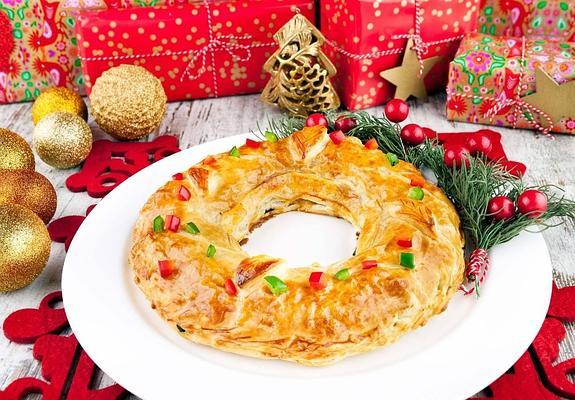 Roscón de Reyes elaborado con verduras y queso.