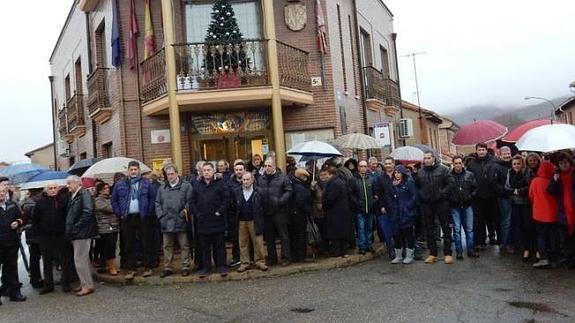 Concentración de vecinos en Cuadros contra la oleada de robos.