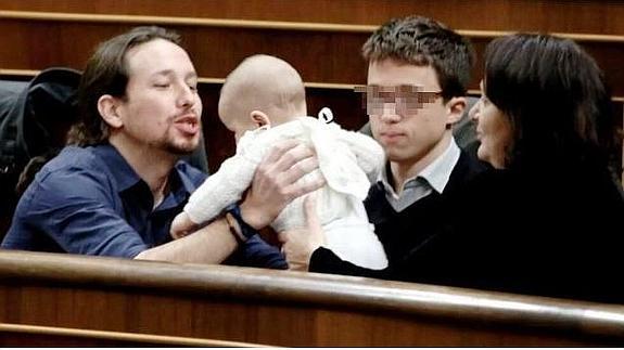 Íñigo Errejón y el hijo de Carolina Bescansa comparten protagonismo tuitero