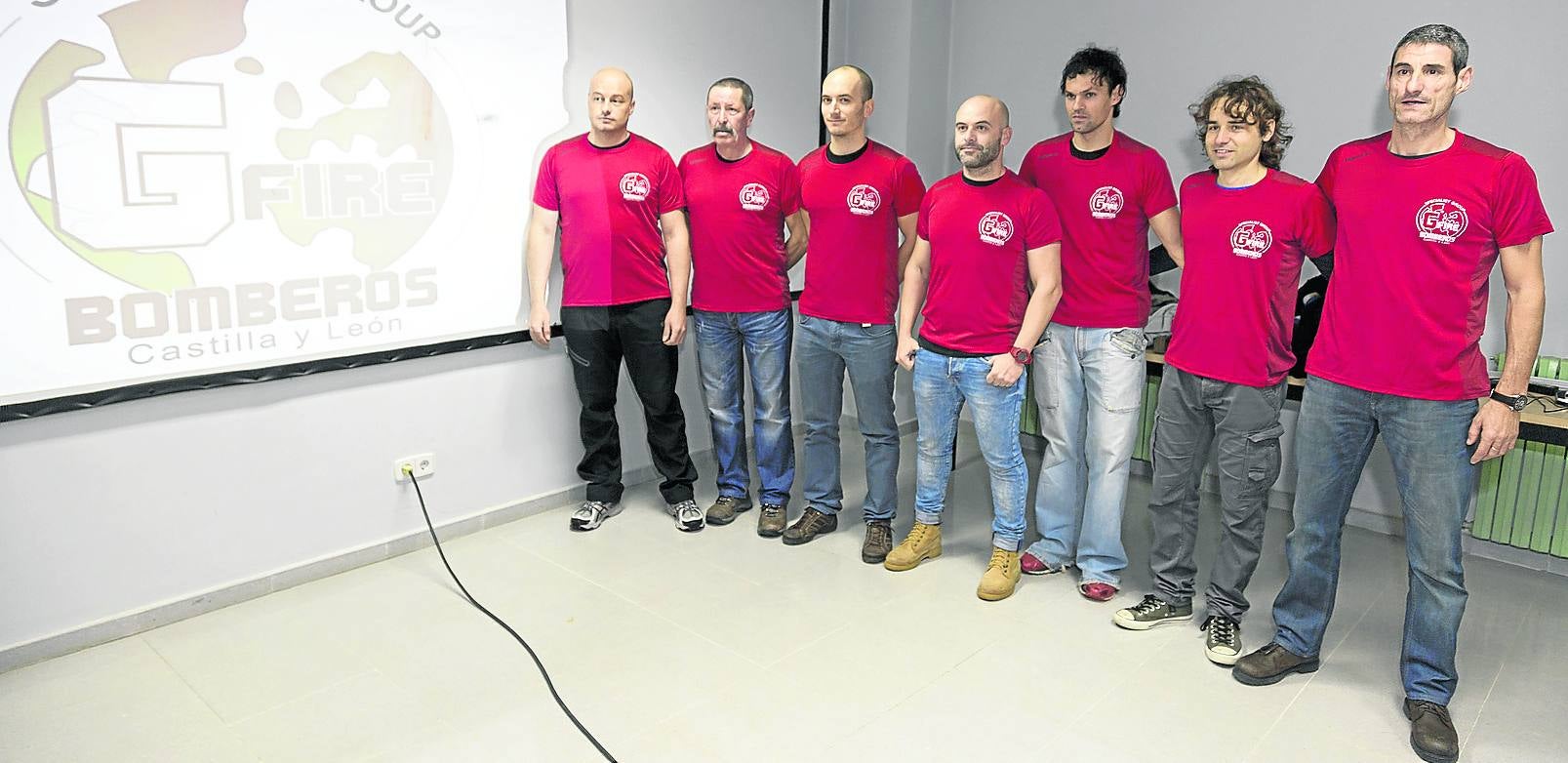 Una representación de los bomberos pertenecientes a la ONG ‘G-Fire’.