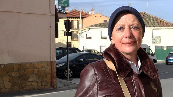 Mari Carmen Urdillo, en una calle de Palazuelos de Eresma. 