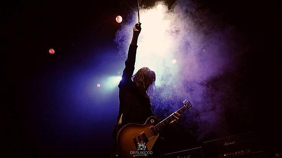 Un momento de la actuación de Whole Lotta Band. Imagen del perfil de la banda en Facebook