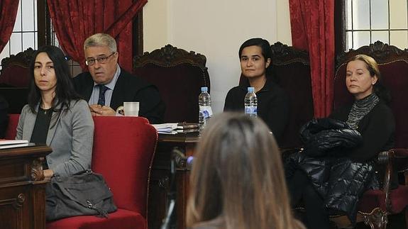 Las tres acusadas durante le juicio.