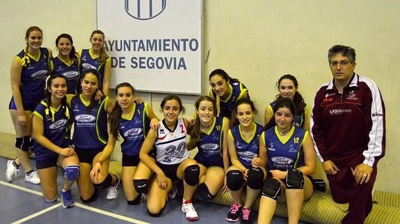 Equipo cadete femenino de voleibol.