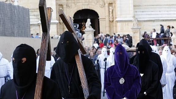 Procesion del Encuentro entre la Dolorosa y el Cristo del Amparo.