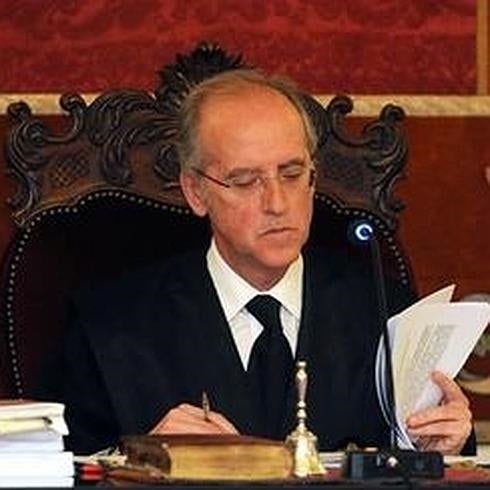 El presidente-magistrado interviene antes de que el jurado se retirara a deliberar.