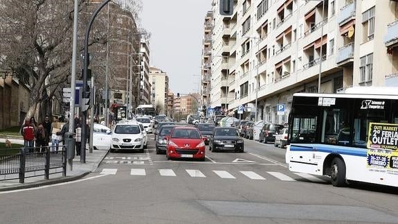 Los coches podrán circular en sentido descendente. 