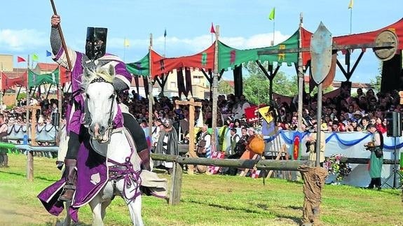 Torneo de combate medieval. 