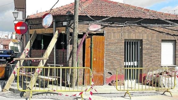Estructura colocada en la vivienda para su consolidación tras el derribo del muro.