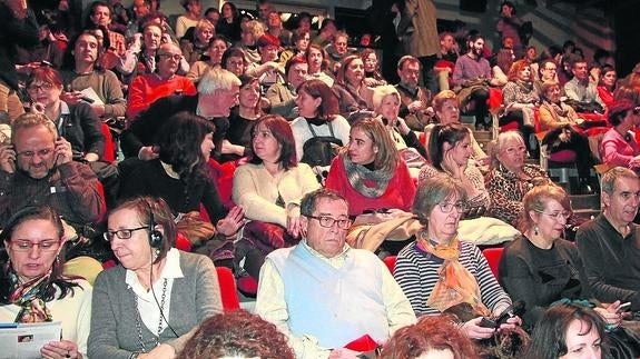 Auditorio de la sala Ex.Presa 1 de La Cárcel, lleno y expectante para uno de los diálogos de la jornada de ayer. 