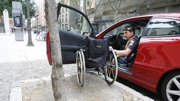 El Gobierno varía la normativa para los aparcamientos de personas con discapacidad