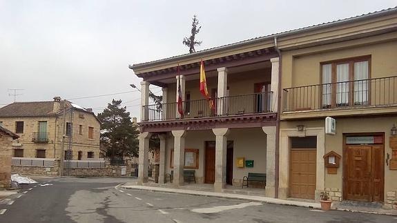 Edificio consistorial de Torre de Val. El Norte