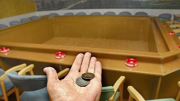 Monedas que se utilizan para el juego de las chapas. 